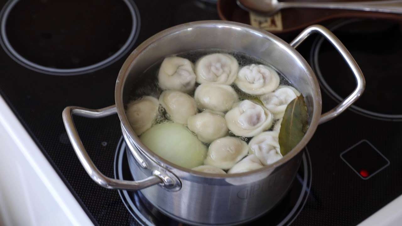 Как варить сибирские пельмени(старинный семейный рецепт;)Какие пельмени НЕ покупать.