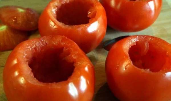 Праздничная закуска - фаршированные помидоры